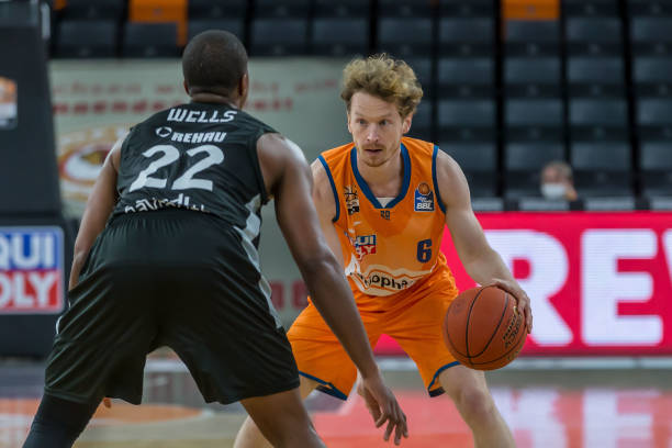 更增强了球 更增强了球