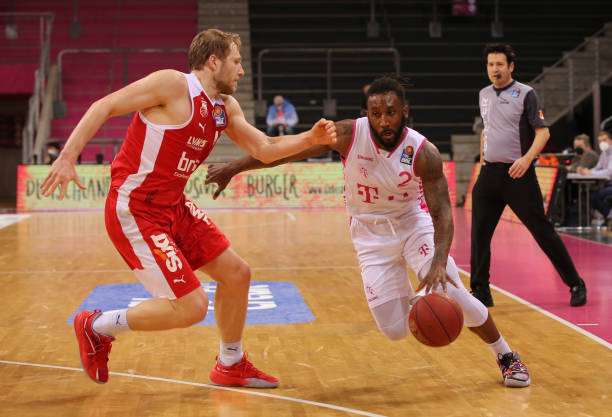 止湖人遭遇 止湖人遭遇