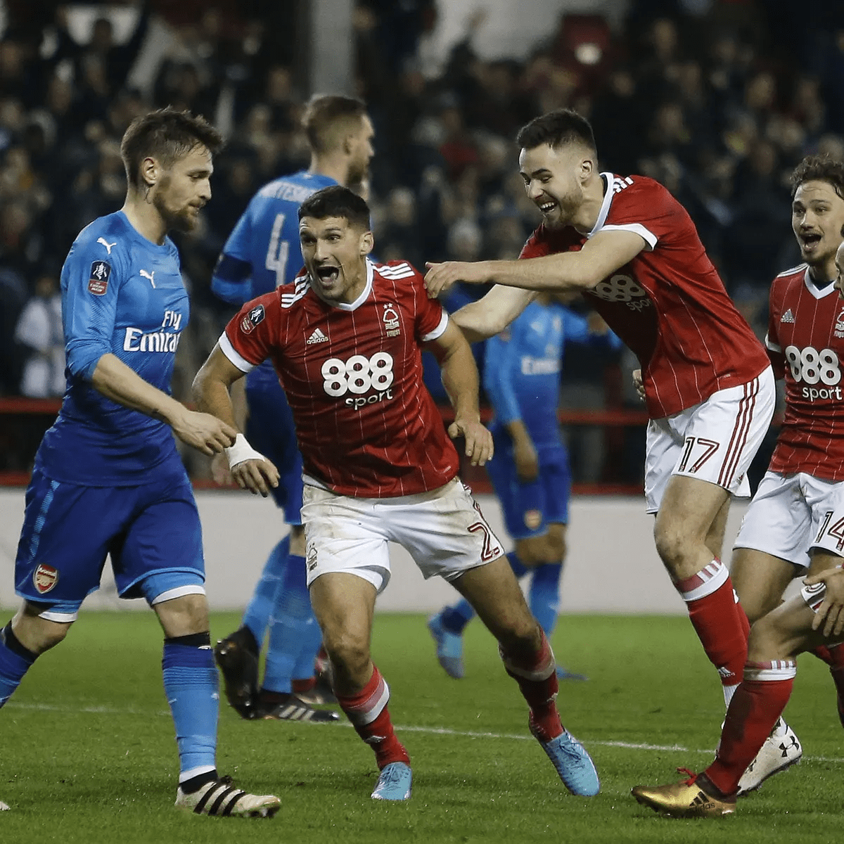 季的巴尔的 季的巴尔的